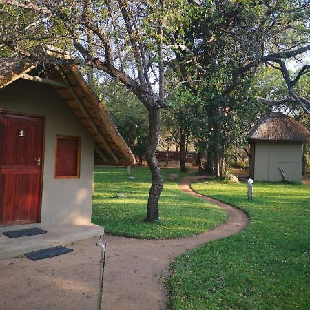 Shumba Safari Bush Camp Villa โฮดสปรูท ภายนอก รูปภาพ