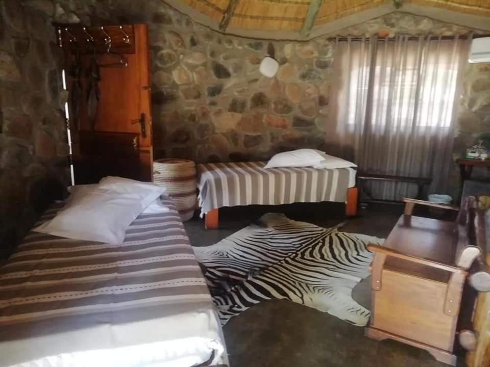 Shumba Safari Bush Camp Villa โฮดสปรูท ภายนอก รูปภาพ